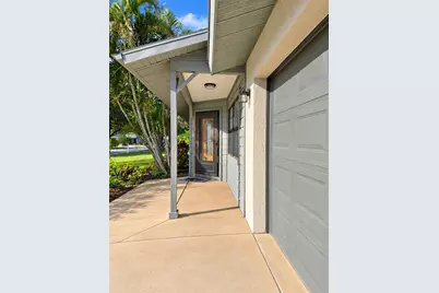 1064 Deer Hollow Boulevard, Sarasota, FL 34232 - Photo 3