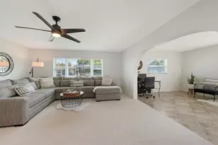 6717 Roxbury Dr, Sarasota, FL 34231 - Photo 15
