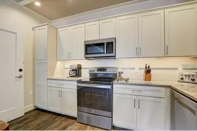 5325 Marina Drive #423, Holmes Beach, FL 34217 - Photo 9