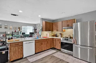 1870 Mova St, Sarasota, FL 34231 - Photo 5