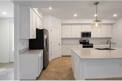 5703 N Honore Avenue #511, Sarasota, FL 34243 - Photo 9