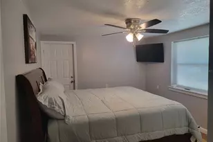 2117 3rd Ave E, Bradenton, FL 34208 - Photo 9