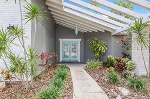 305 55th St NW, Bradenton, FL 34209 - Photo 3