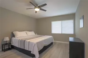 2746 Orchid Oaks Dr, Sarasota, FL 34239 - Photo 17