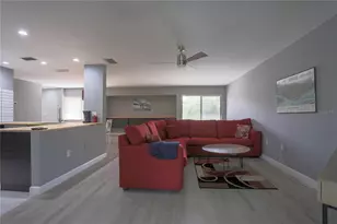 2746 Orchid Oaks Dr, Sarasota, FL 34239 - Photo 9