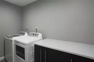 2746 Orchid Oaks Dr, Sarasota, FL 34239 - Photo 25