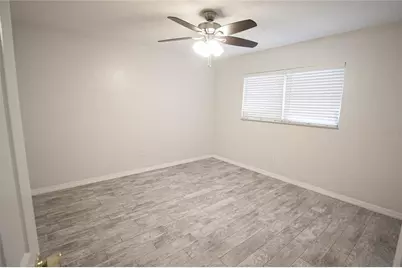 6377 Gateway Avenue, Sarasota, FL 34231 - Photo 9