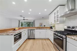 7402 Castle Dr, Sarasota, FL 34240 - Photo 17