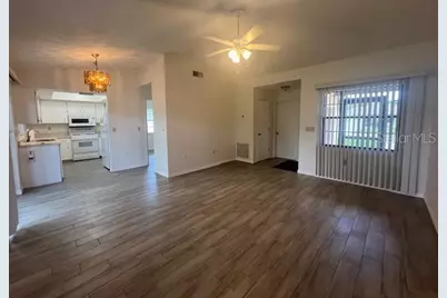 1052 Deer Hollow Boulevard, Sarasota, FL 34232 - Photo 5
