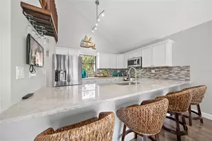 1256 Riegels Landing Dr, Sarasota, FL 34242 - Photo 5