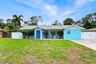 2501 32nd Ave W, Bradenton, FL 34205 - Photo 1