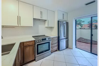 5312 Huntingwood Court #39, Sarasota, FL 34235 - Photo 7