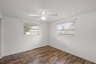 3185 Regatta Cir, Sarasota, FL 34231 - Photo 11