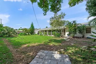 3185 Regatta Cir, Sarasota, FL 34231 - Photo 25