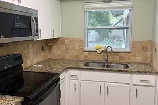 3543 Bali Dr, Sarasota, FL 34232 - Photo 9