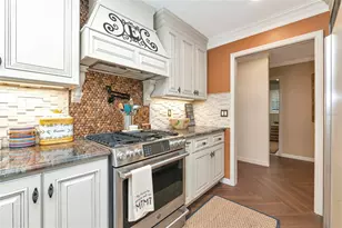 6976 Country Lakes Cir, Sarasota, FL 34243 - Photo 13