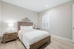 2321 Blue Mahoe Ln, Sarasota, FL 34240 - Photo 25