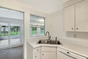 2610 Regatta Dr, Sarasota, FL 34231 - Photo 13