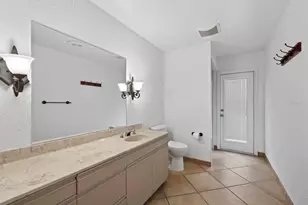 6945 Country Lakes Cir, Sarasota, FL 34243 - Photo 15