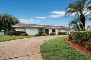 6945 Country Lakes Cir, Sarasota, FL 34243 - Photo 3