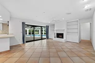 6945 Country Lakes Cir, Sarasota, FL 34243 - Photo 13