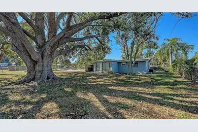 5529 Nutmeg Avenue, Sarasota, FL 34231 - Photo 9