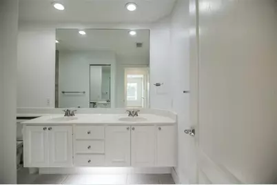 8876 Estepona Court, Sarasota, FL 34238 - Photo 37