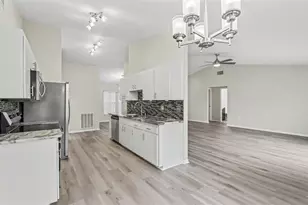 5836 Daughtery Downs Loop, Lakeland, FL 33809 - Photo 9