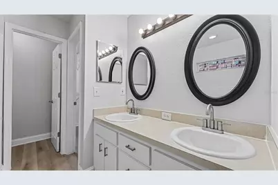 5836 Daughtery Downs Loop, Lakeland, FL 33809 - Photo 17