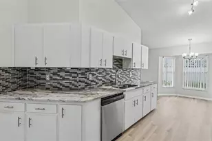 5836 Daughtery Downs Loop, Lakeland, FL 33809 - Photo 13