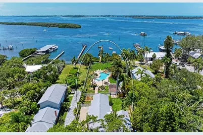 12204 45th Avenue Drive W, Cortez, FL 34215 - Photo 3