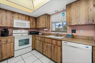 2913 Captiva Gardens Dr, Sarasota, FL 34231 - Photo 15