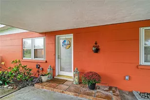 126 Holly Ave, Sarasota, FL 34243 - Photo 3