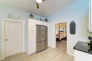 126 Holly Ave, Sarasota, FL 34243 - Photo 17