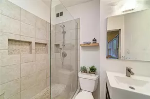 126 Holly Ave, Sarasota, FL 34243 - Photo 21