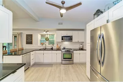 126 Holly Avenue, Sarasota, FL 34243 - Photo 15