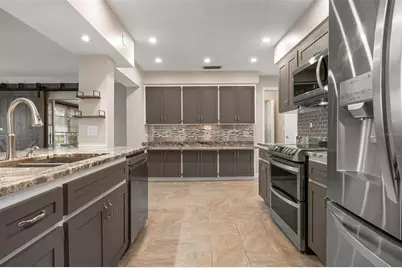 3323 Spring Mill Circle, Sarasota, FL 34239 - Photo 13