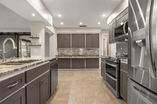 3323 Springmill Cir, Sarasota, FL 34239 - Photo 13