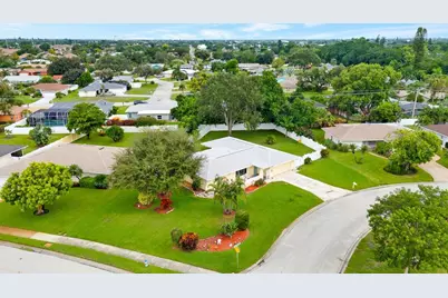 6806 21st Avenue Terrace W, Bradenton, FL 34209 - Photo 3