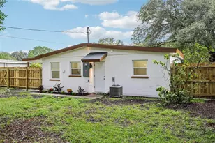 334 E Cornelius Cir, Sarasota, FL 34232 - Photo 25