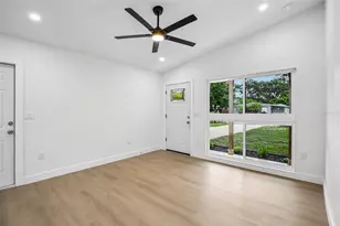 334 E Cornelius Cir, Sarasota, FL 34232 - Photo 9