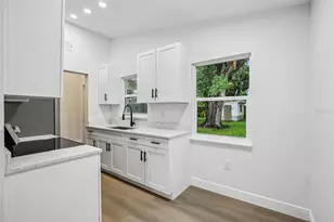 334 E Cornelius Cir, Sarasota, FL 34232 - Photo 11