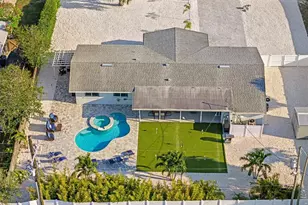5218 6th Ave Dr W, Bradenton, FL 34209 - Photo 3