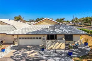 32 Pebble Rock Dr, Venice, FL 34293 - Photo 3