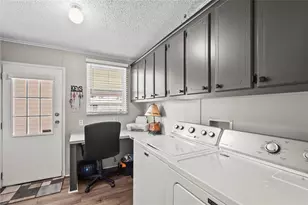 8470 Imperial Cir, Palmetto, FL 34221 - Photo 27