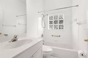 2147 Wasatch Dr, Sarasota, FL 34235 - Photo 23