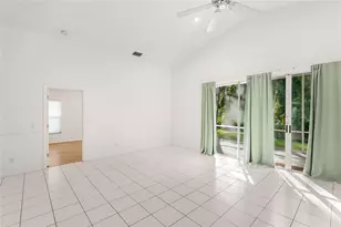 2147 Wasatch Dr, Sarasota, FL 34235 - Photo 7