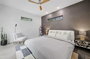 2476 Floyd St, Sarasota, FL 34239 - Photo 13
