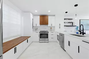 605 Sutton Pl, Longboat Key, FL 34228 - Photo 7
