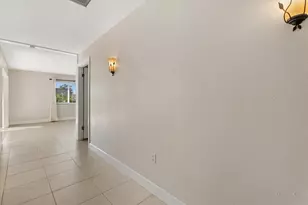 2320 Aquabluff Pl, Sarasota, FL 34231 - Photo 11
